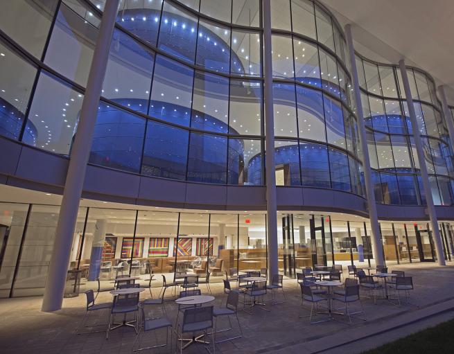 Courtyard at Yale School of Management