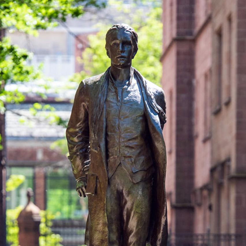 Bronze statue of Nathan Hale