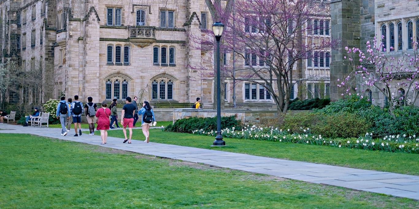 Students on Cross Campus in the spring